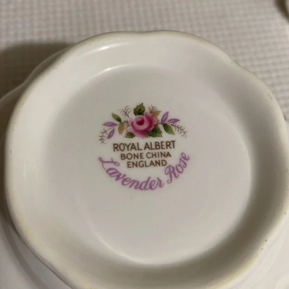 Royal Albert Lavender Rose Cream Jug & Sugar Bowl Set Bone China - Picture 8 of 12